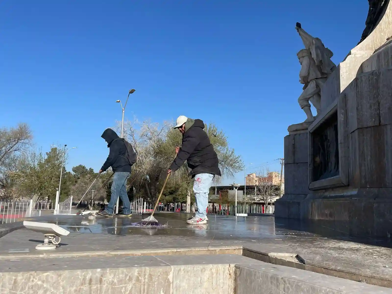 Preparan monumento a Benito Juárez para celebración - archivo 2