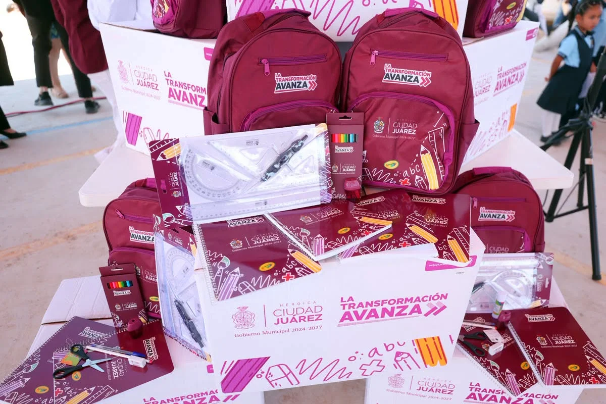 Más de 140 mil estudiantes reciben mochilas y útiles escolares - archivo 3