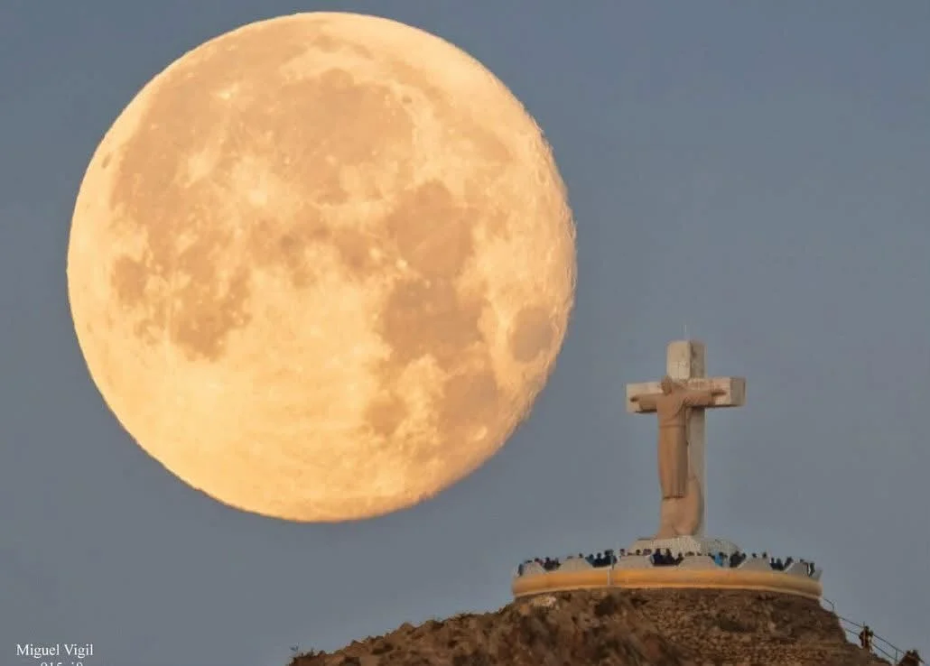 Luna roja sobre Juaritos - archivo 3