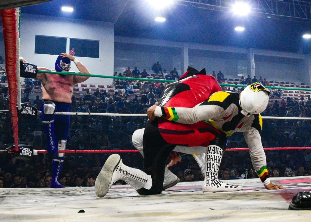 Galería: la lucha libre toma el Neri Santos - archivo 4