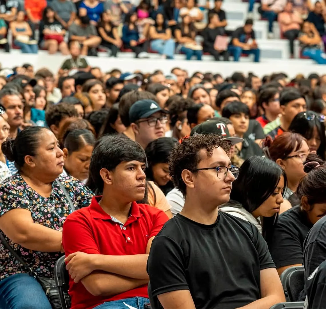 Becas y equipo para todos los estudiantes - archivo 3