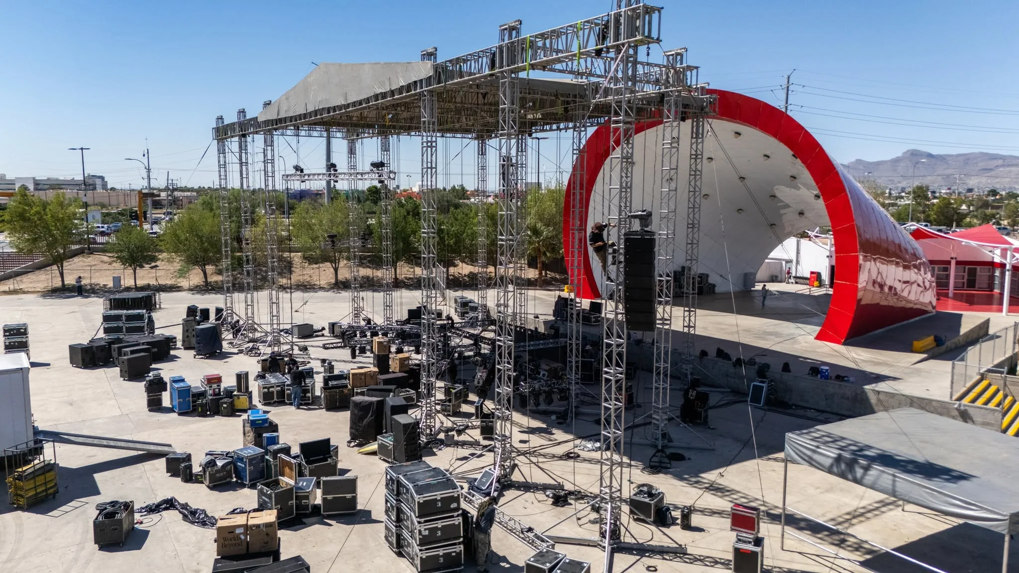 Ya se arma el escenario para Alejandra Guzmán  - archivo 3
