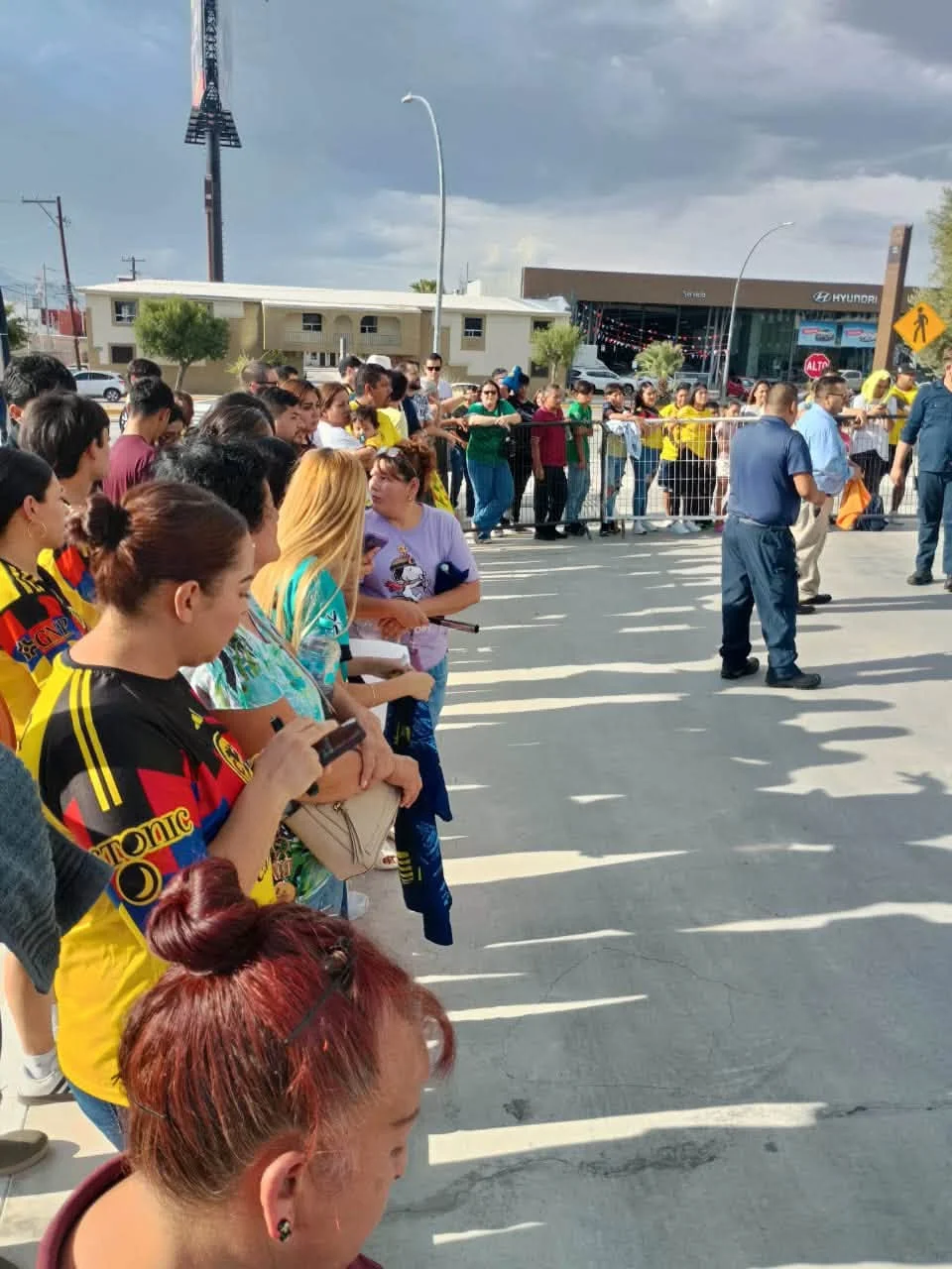 Convive el América con la afición de Juárez - archivo 4