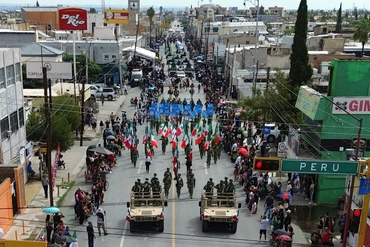 Disfrutan más de 18 mil juarenses del Desfile Militar - archivo 1
